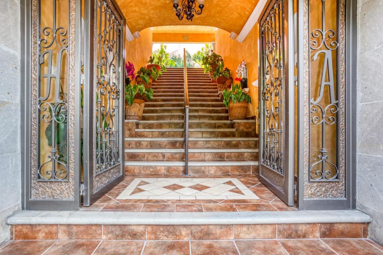 מלון קוארנבאקאבה Casa Anturio מראה חיצוני תמונה